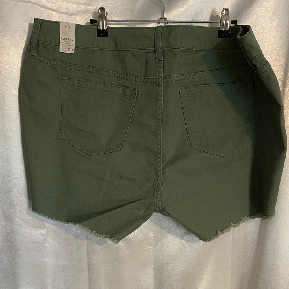 Torrid Women's Mid Rise Shorts - Picture 3 of 3